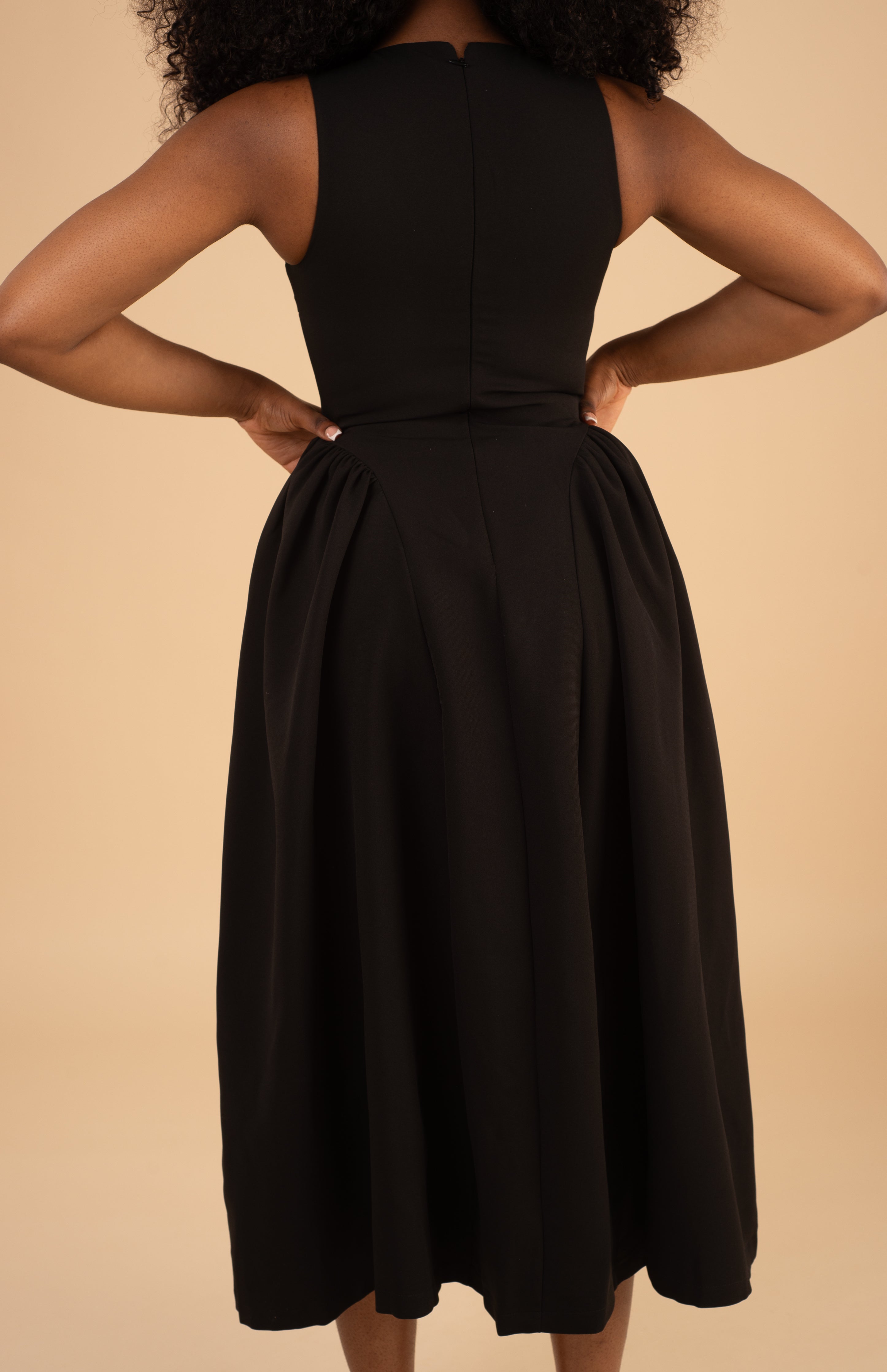 The Scarlett Keyhole Maxi - Crimson Gown